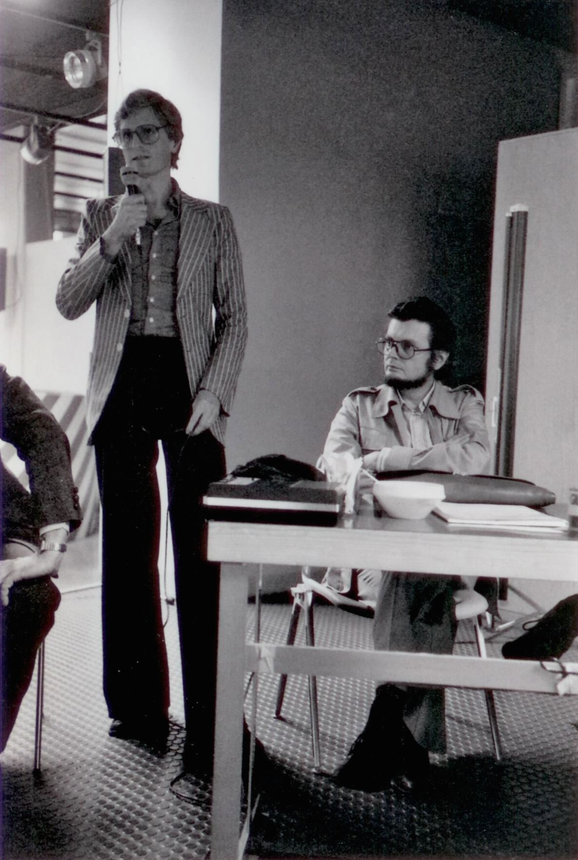 Kongress "Lebensformen der Zwanziger Jahre", Bild: François Burkhardt, Othmar Birkner. Internationales Designzentrum Berlin, 05.-09.10.1977. Foto: Linde Burkhardt..